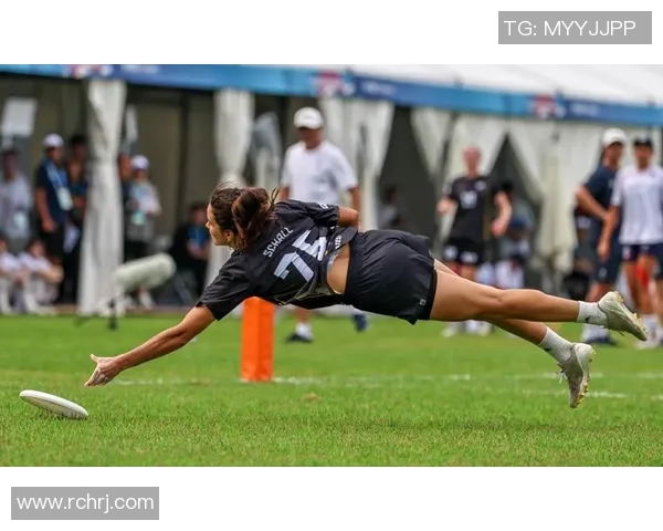 赛后分析成都飞盘队与深圳飞盘队的团队协作与战术对比