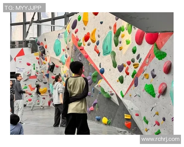 重庆攀岩队与西安攀岩队赛后复盘分析团队配合与战术执行的成功与不足 重庆攀岩队与西安攀岩队赛后复盘分析团队配合与战术执行的成功与不足